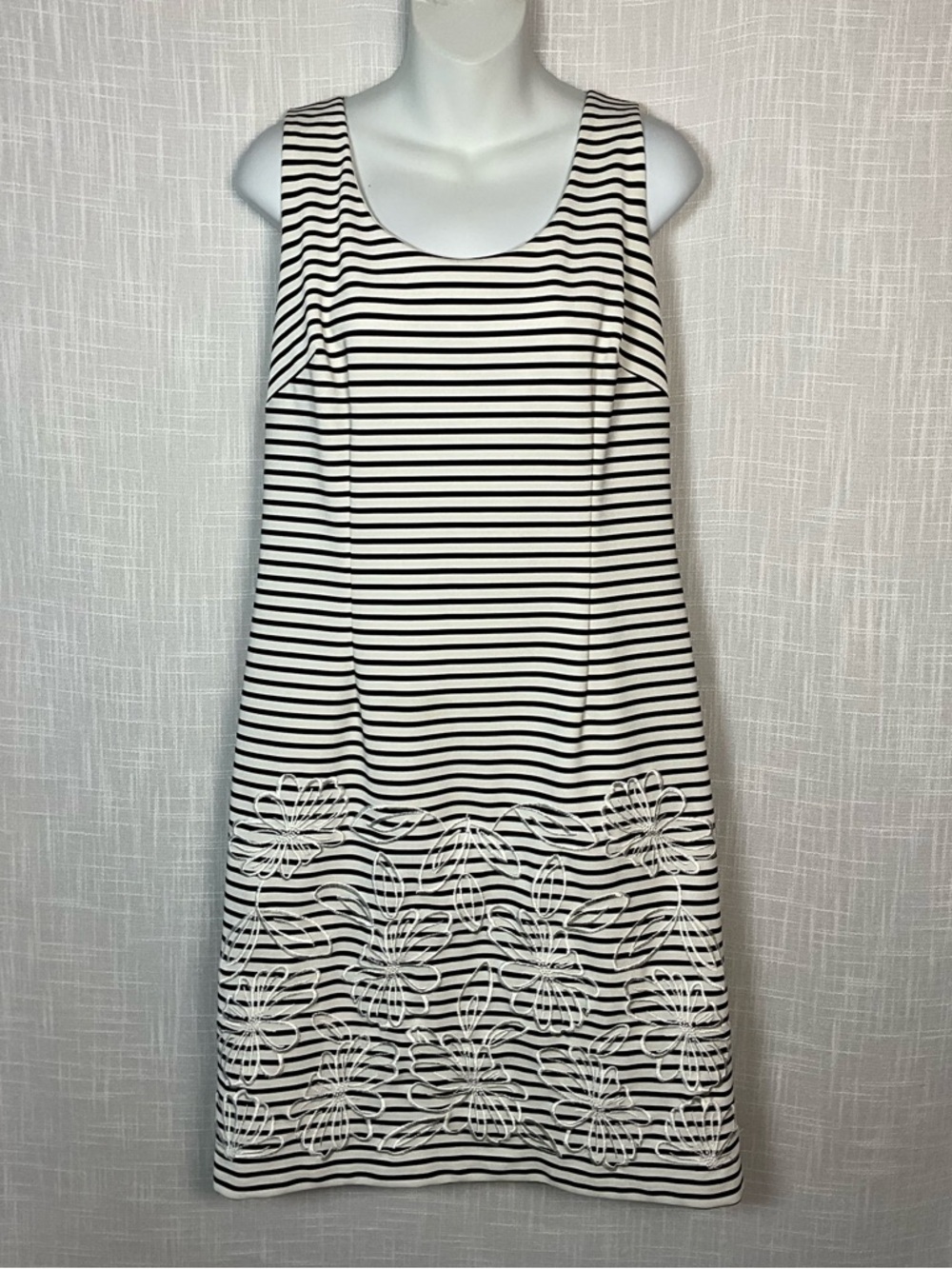 Jones New York Dress Size 8 Black and White Striped Midi Dress with Floral